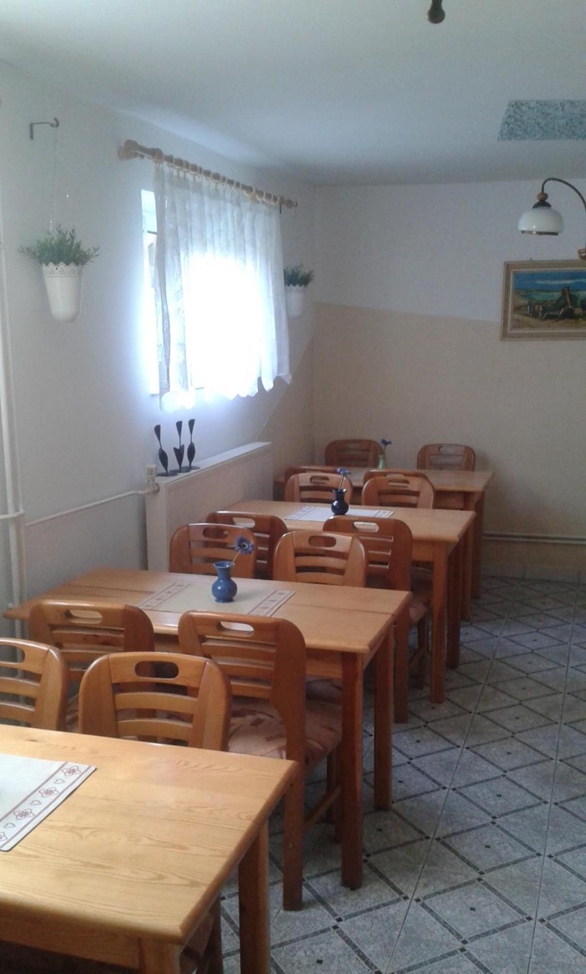 Apartamenty, Pokoje, Noclegi Pracownicze " Skarpa" Wilkasy Exterior foto