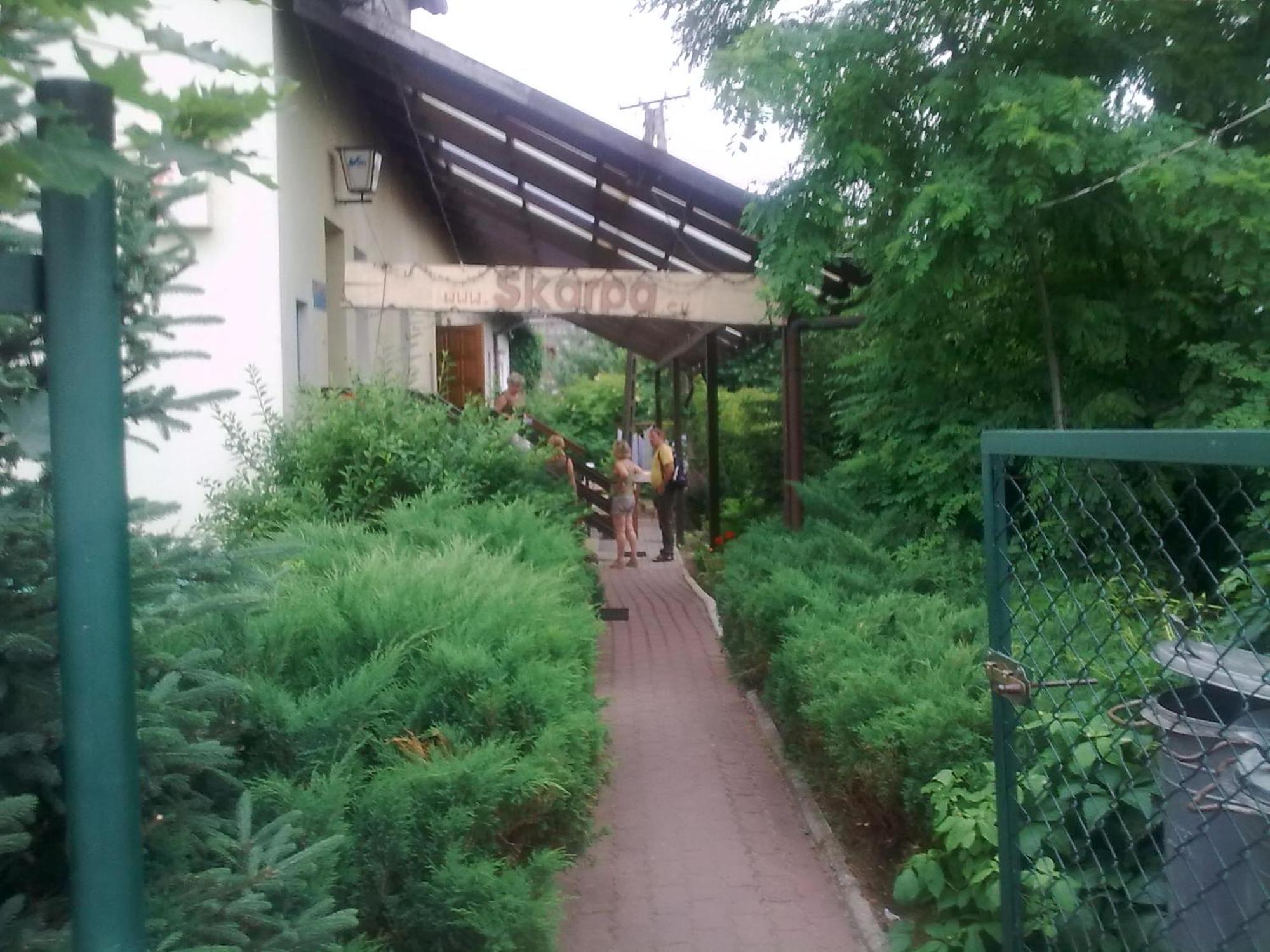 Apartamenty, Pokoje, Noclegi Pracownicze " Skarpa" Wilkasy Exterior foto